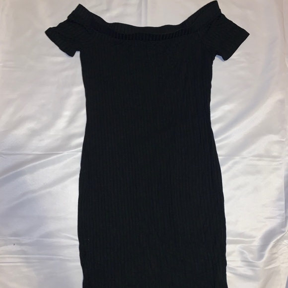 Black off the shoulder Bodycon Dress - Picture 1 of 2